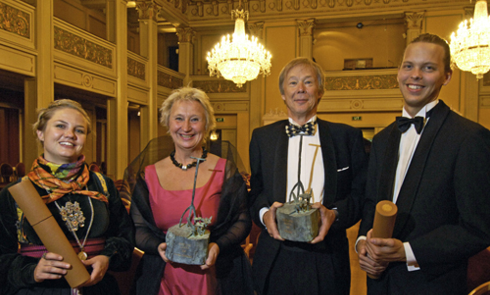Ulla-Mari Brantenberg, glasskunstner, og Peter Opsvik, designer.