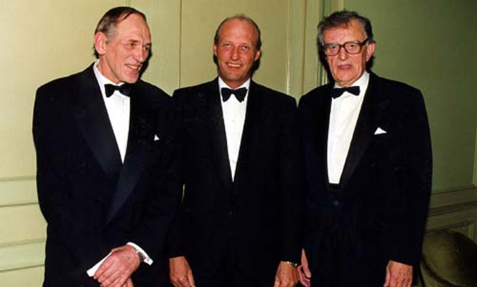 Litteraturforsker Asbjørn Aarnes og billedhugger Nils Aas