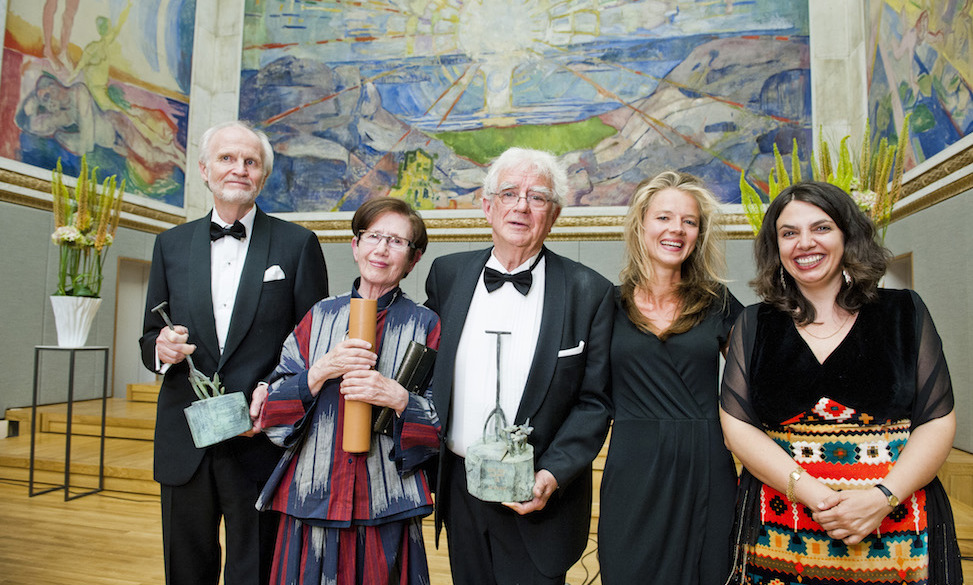 Oversetterne Kjell og Kari Risvik, og forfatteren Jan Erik Vold.